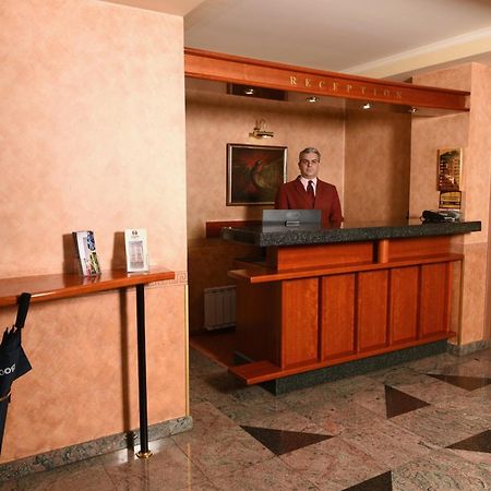 Hotel Glam Скопие Екстериор снимка