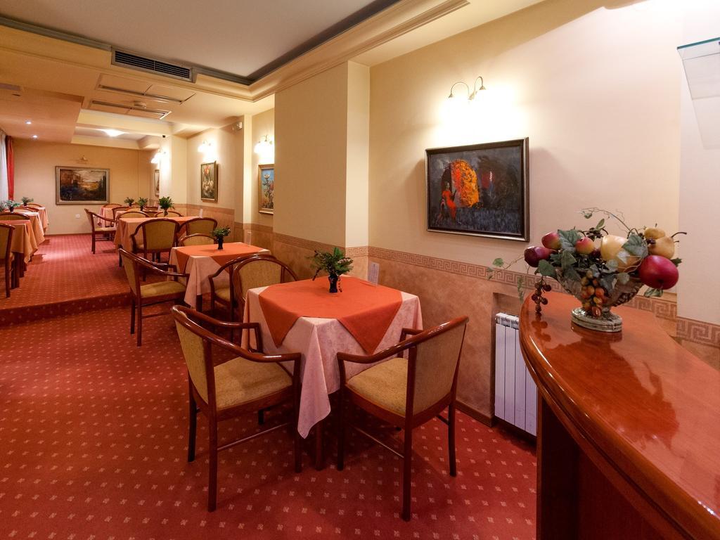 Hotel Glam Скопие Екстериор снимка